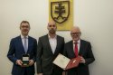 Riaditeľ odboru policajnej kynológie a hipológie ocenil Ekonomickú univerzitu v Bratislave za dlhoročnú spoluprácu