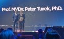 UVLF: Profesor Peter Turek s ministerskou plaketou